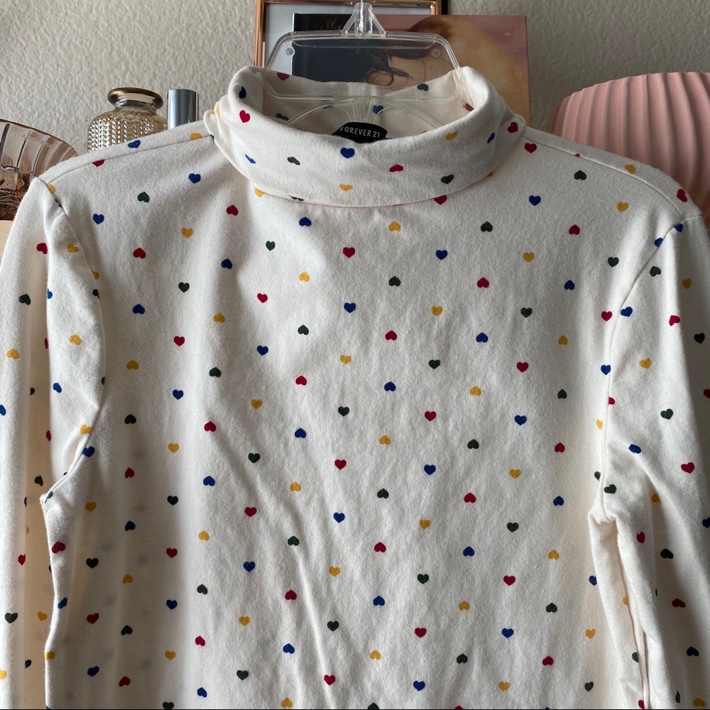 the cutest heart patterned turtleneck!